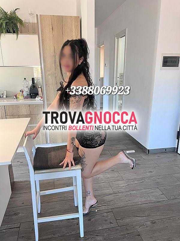 gÉnesis 💥a magli maglie top bella ragazza giovane latina 24 anni molto calda e foto 100 reali 🔥