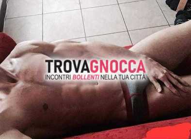affascinante giovane disponibile donne che desiderano davvero coccolarsi. solo persone serie niente perditempo