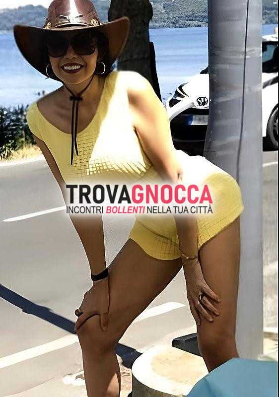 karolina È bella mora matura piena sensualitÀ marina montemarciano villaggio gelso. ti aspetto pochi km ancona fal momento unico e intenso baciare 💋