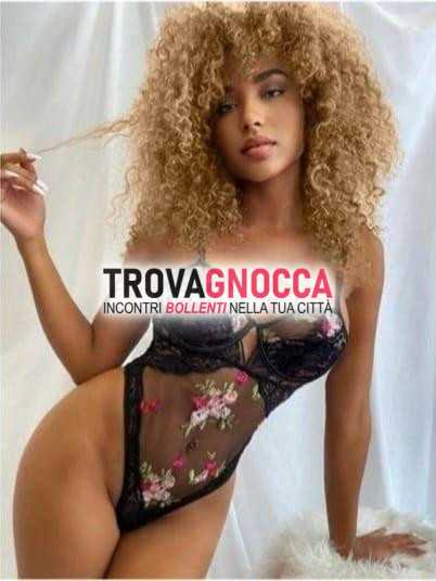 🌶️🔥novita naomi bella latina dai capelli rissi È appena arrivata martella sua prima volta giovane e caldissima offre un'esperienza unica massaggio e fantastico 69 vi aspetta 💘