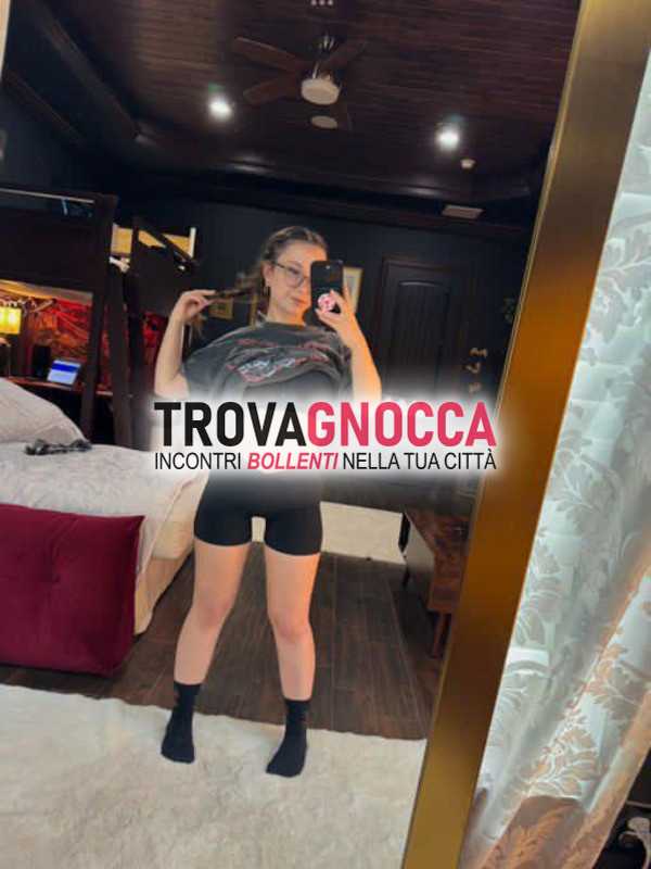 escorte disponible pour vous rendre heureux