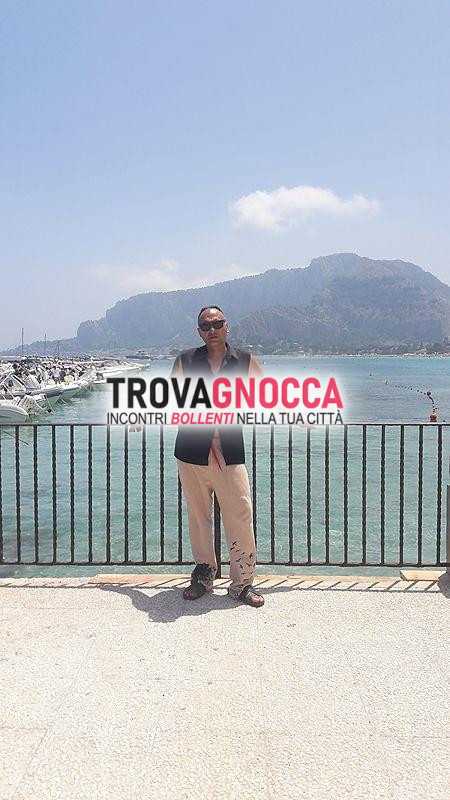 mi chiamo francesco e sono cerca ragazza cui instaurare un'amicizia che potrebbe trasformarsi qualcosa più intimo.
