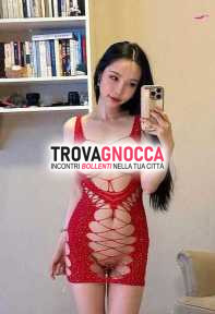 giovane e seducente due modelle coreane ti aspettano massaggi completi corpi perfetti e bellezza dir poco sensuale pronte farti impazzire loro dolcezza.