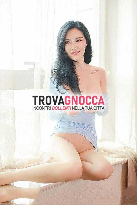 ragazza appena arrivata città orientale e sexy pronta farvi vivere momenti indimenticabili. belle more speziate 🎀 culo invidiabile e patatine piccanti che stuzzicano sensi. anche miei fantastici lati b sono pronti deliziare