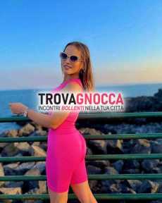 eccezionale bionda 22 anni italiana e porcellina pronta deliziarti lato b irresistibile. disponibile incontri piccanti o videochiamata hard che non dimenticherai. 💋🐷