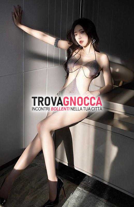 nuova giovane orientale è arrivata 👠 scopami vagina   inculami. tutti miei buchi sono pronti ad accoglierti farti esplorare e godere nel migliore dei modi