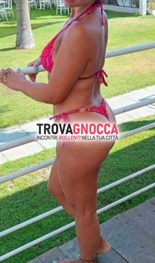 coppia intrigante cerca singoli cui condividere momenti intensi e divertenti raggiungiamo insieme nuove esperienze.