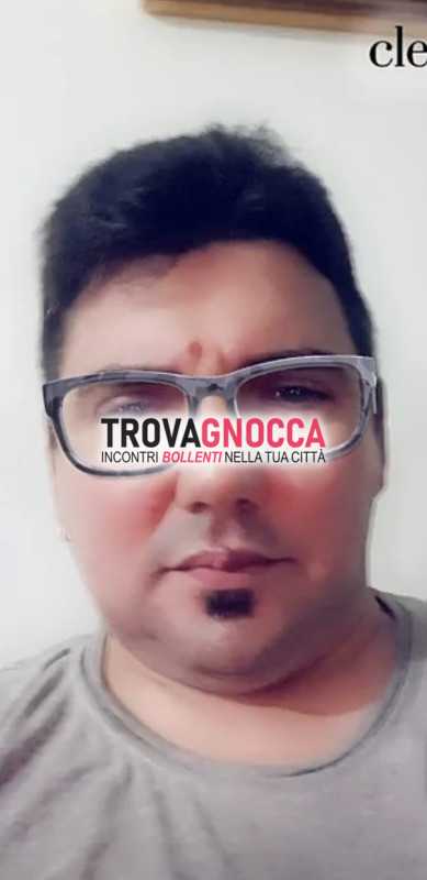cerco lavoro sono disposto  tutto anche fare l'amore uomini
