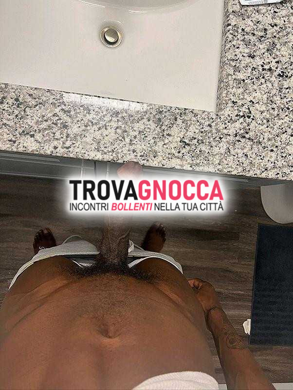 🔥🦍🍆 americano black 30 anni estremamente dotato alla ricerca donne mature incontri piccanti. non cerco uomini gay non sono mercenario.