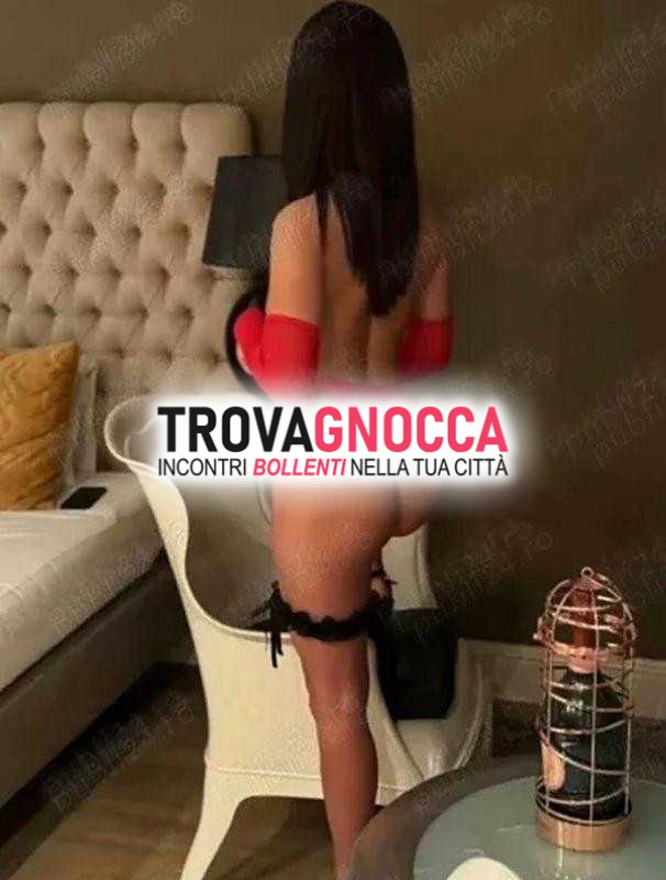 elena pesaro. solo italiani niente stranieri o anonimi.