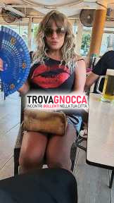 🍑🐷pornografa gustosa che vuole solo cazzi.nessun fine al divertimento🐽🍆💧