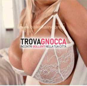 affascinante donna matura estremamente simpatica e coccolona affascinante donna matura estremamente simpatica e coccolona