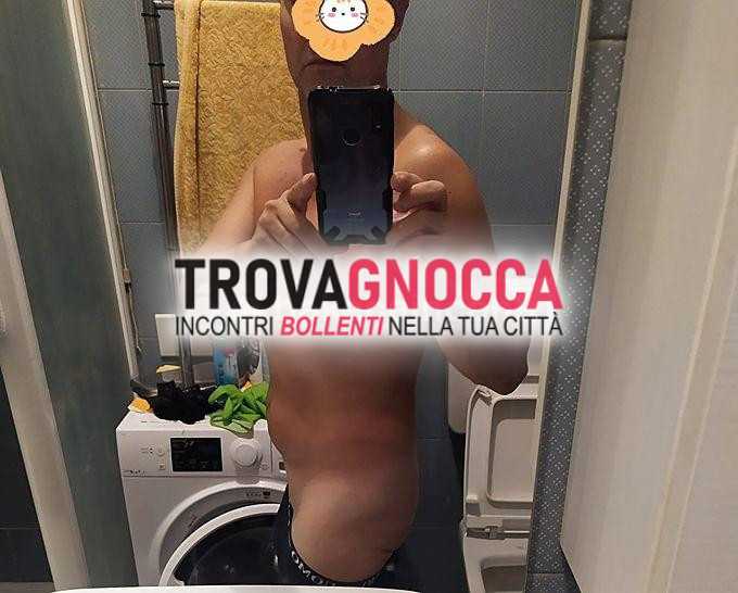 affascinante bel ragazzo italiano disponibile massaggi molto rilassanti. e momenti puro relax
