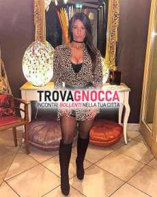 ciao sono simona ho 26 anni e sono napoletana. lavoro cam senza limiti e non faccio incontri. offro esperienze intense anal squirting e doppia penetrazione dildo. sono vera padrona e mistress pronta soddisfare tue fantasie.