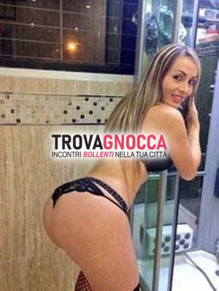 a potenza carolina bellissima colombiana ti aspetta deliziosa prima volta 😍😍 vieni trovarmi. tutto calma e senza fretta