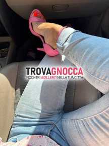 fetish 🦶🦶🦶 e aggiunta massaggi 💋💋 un'esperienza unica e coinvolgente