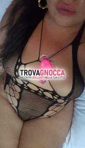martina bella napoletana curvy e giunonica È pronta offrirti un'esperienza sexy. quello che vedi foto È solo un'anticipazione perchÉ quando arrivi qui non raggiungo altre localitÀ e non mi sposto ma ti aspetto solo hotel che ti indicherÒ.