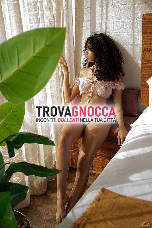lungarno sophia 24 anni appena arrivata È top top vivi un'esperienza unica ambiente climatizzato parcheggio disposizione