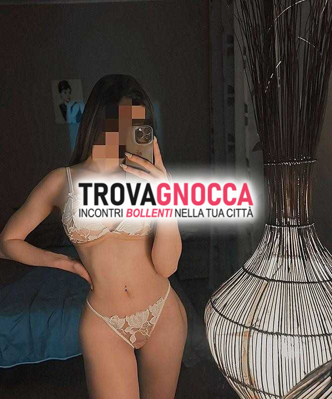 esclusiva e autentica studentessa 24 anni non professionista rivolta esclusivamente uomini distinti si prega astenersi stranieri.