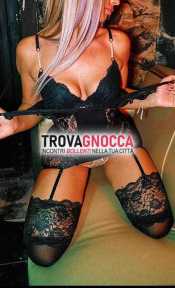 scopri bellissima italiana kristal 25 anni che offre massaggi ministress fitish 🦶🦶🦶 e anche affascinanti massaggi 💋💋