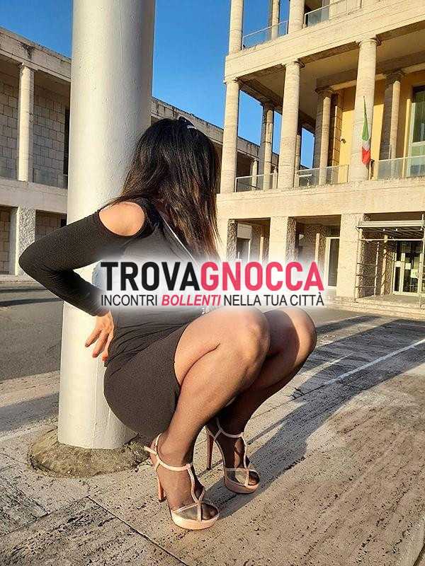 tour ●saturnia ●giannella ●porto santo stefano ● stupenda ex fotomodella italiana pamela bellezza top class 🇮🇹. 💋 labbra carnose che incantano 💋
