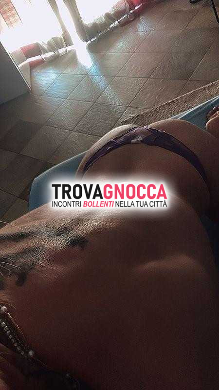vicky italiana È donna completa pronta offrire un'esperienza unica e indimenticabile