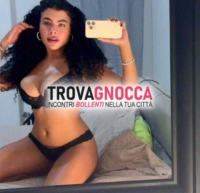 selena alla sua prima volta È piÙ eccitante bellezza assaggiare tutta sua magnificenza.💕