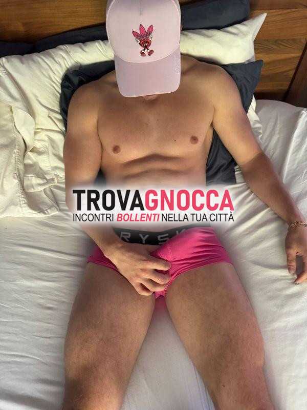 😈perugia etero un'ottima dotazione 21 cm e non meno ricevo un'atmosfera intima. sono attivo e pronto soddisfare 😜