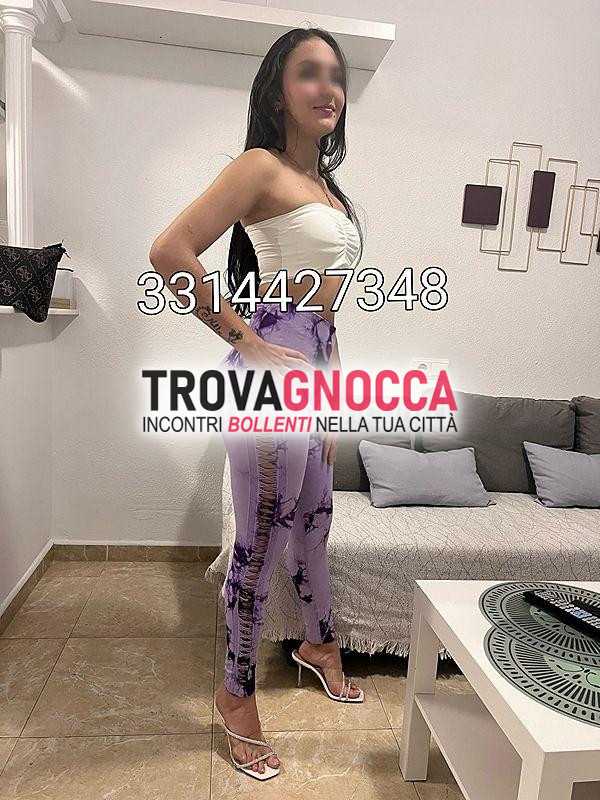 🔥💕appena arrivata È ragazza latina top bella piccola soli 20 anni molto calda. foto sono 100 originale e recenti