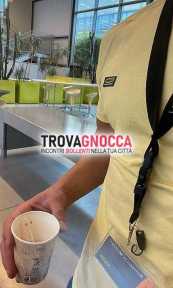 da oggi ufficialmente ferie bel ragazzo giovane italiano operatore fitness È libero tutto giorno