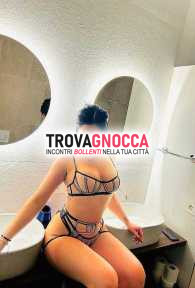solo raggiungo🌺 🍓sensuale solare e dolce 🍓 👄ciao tutti foto reali e garantite al 100❤️ disponibile anche video cam e video giochi