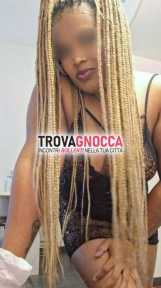 appena arrivata roma bellissima 27enne latina corpo mozzafiato bocca golosa. davvero top foto 100 reali