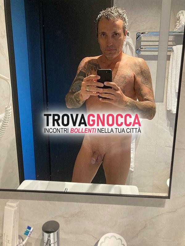 cerco coppia matura che me abbia passione sfrenata vita. vi raggiungo ovunque momenti indimenticabili.
