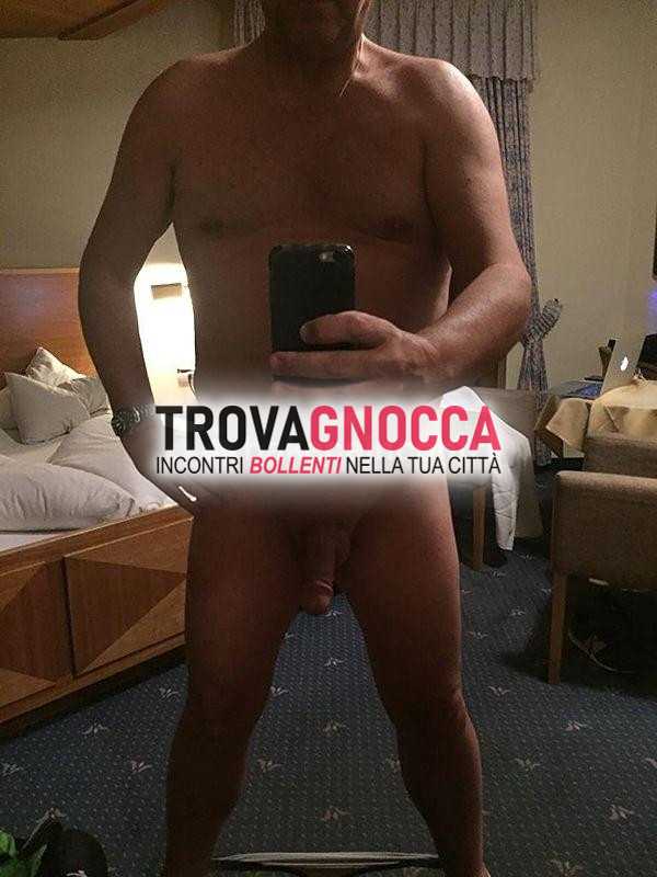 non convenzionale coppia oppure singola persona.