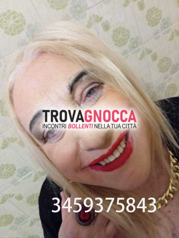 a casale italiana matura donna pronta ad accendere tuoi desideri
