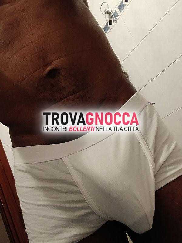 ragazzo colore è alla ricerca donna intrigante.
