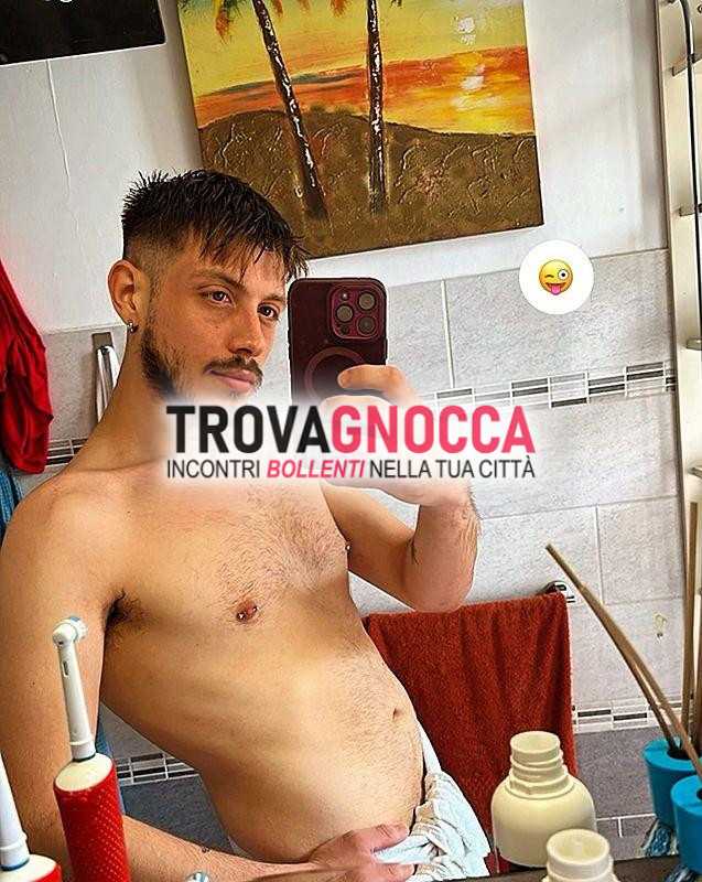 daniel giovane siciliano 25 anni.