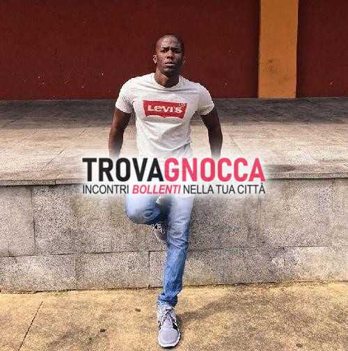 ecco te versione rielaborata testo

black 🍫 È qui bel ragazzo colore 🍫 colto e nello stesso tempo toro 💯