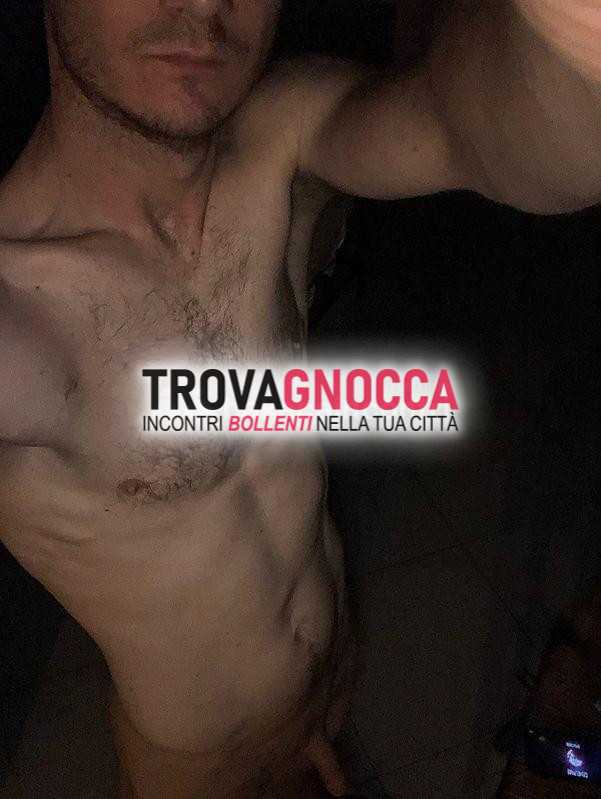 per singoli e coppie giovane 32 anni pisa disponibile fino alle 3.00
