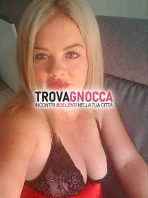 😘😘 ti regalo due volte piacere mirella. strap-on pioggia dorata e baci passionali. 😘😘