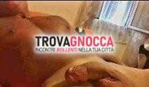 giovane affascinante esclusivamente donna.