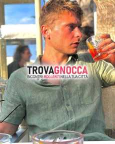giovane biondo occhi blu profondi alto 190 e fisico scolpito cerca avventure piccanti. cerco persona rispettosa lontano indecisioni.