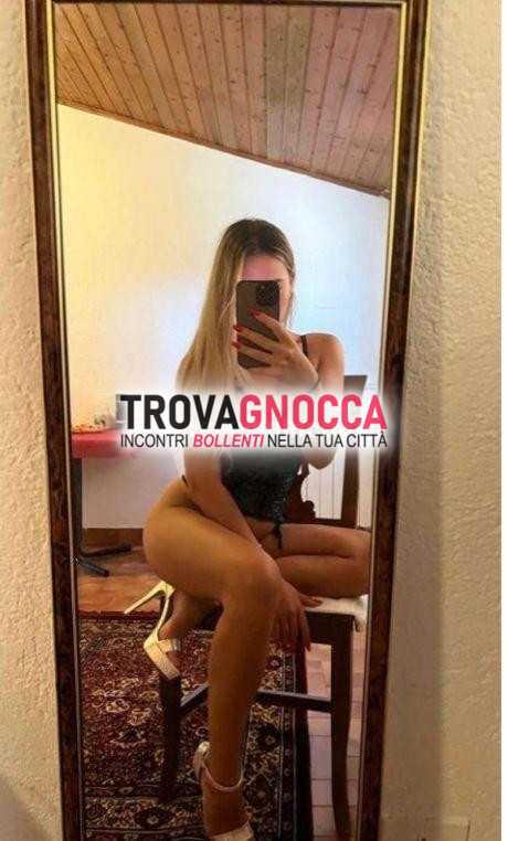 nuova padrona caldissima erotica e completa. offerte massaggi inclusi lato b baci e bocconcino ingoio oltre all'indimenticabile esperienza '69