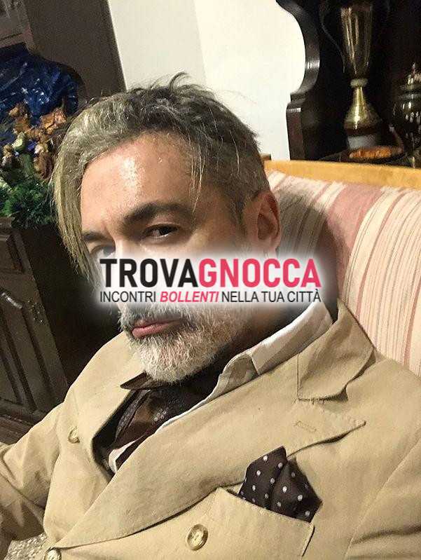 ex modello cerca donna bisex non mercenaria sodalizio ricco trasgressione risate e tanta simpatia. dai un'occhiata alle foto niente volgare.