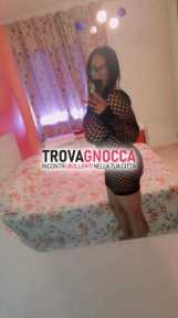 engi pontedera sono bella ragazza mora 👱‍♀ seducente 😋💋 faccione incantevole