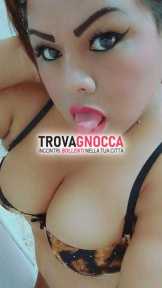 xiomy troia🐷 È qui luna 🍎minchia duro e culone bollente🔥 preparati pompe esplosive💦 e goderti miei tettone 👅lingua🔥. sono attiva e passiva🍆 sempre disponibile te