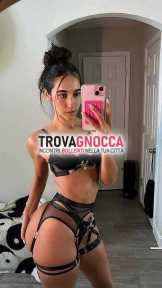 nuovo arrivo 💋lato b💋 splendida ragazza orientale sexy e fascino irresistibile caratterizzata seno generoso ★ unica ed elegante 🎀 bj naturale 69 e passionali baci 💋 bacio ti aspetta.