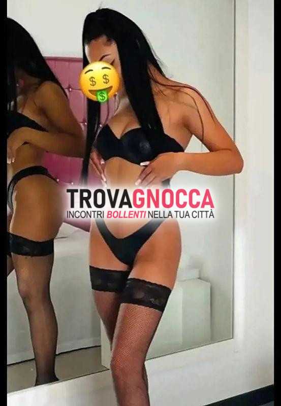 italiana disponibile videochiamate hot e sexchat personalizzate. vuoi vedere spettacolo squirting mozzafiato o giochi ruolo padrona esperta ti appassionano fetish dei piedi non perdere l'occasione vivere momenti intensi e coinvolgenti