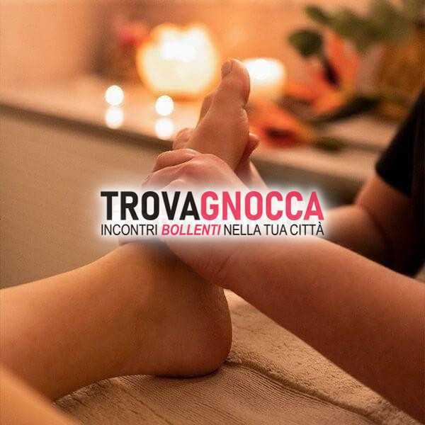 sabrina massaggiatrice infuocata e seducente è pronta offrirti un'esperienza rilassamento e piacere autentico senza alcuna fretta.