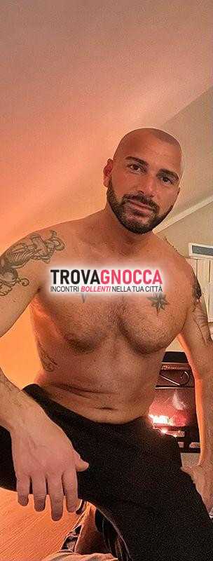 massaggiatore professionista specializzato trattamenti naturisti.